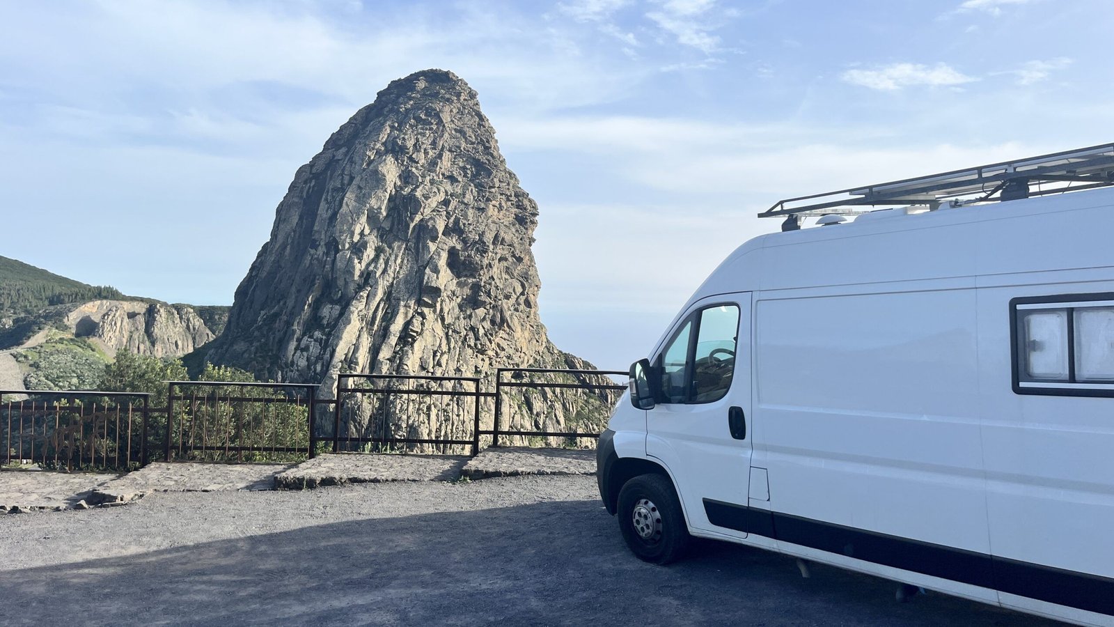 Roque de Agando, formación volcánica en el Parque Nacional de Garajonay, La Gomera