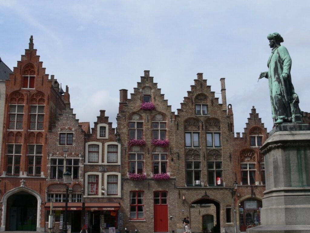 Plaza Jan Van Eyck en Brujas