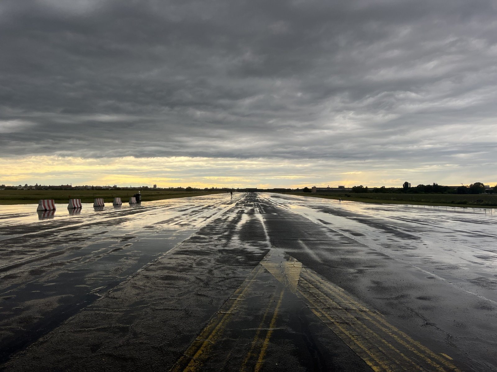 Antiguo aeropuerto de Tempelhof en Berlín, hoy convertido en parque urbano.
