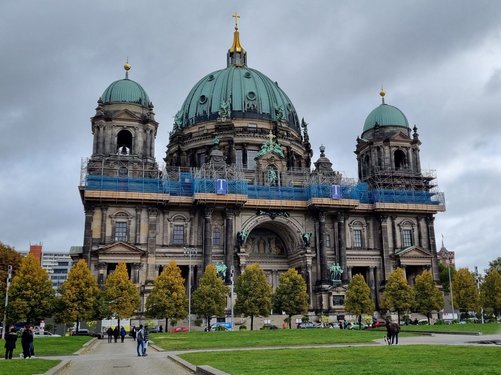Catedral de Berlín con su cúpula verde, uno de los monumentos más icónicos de la ciudad.