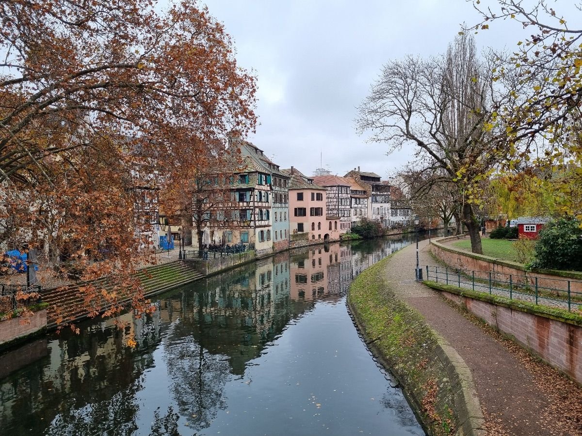 Vista de Estrasburgo en Alsacia, destino ideal para viajar en camper o autocaravana