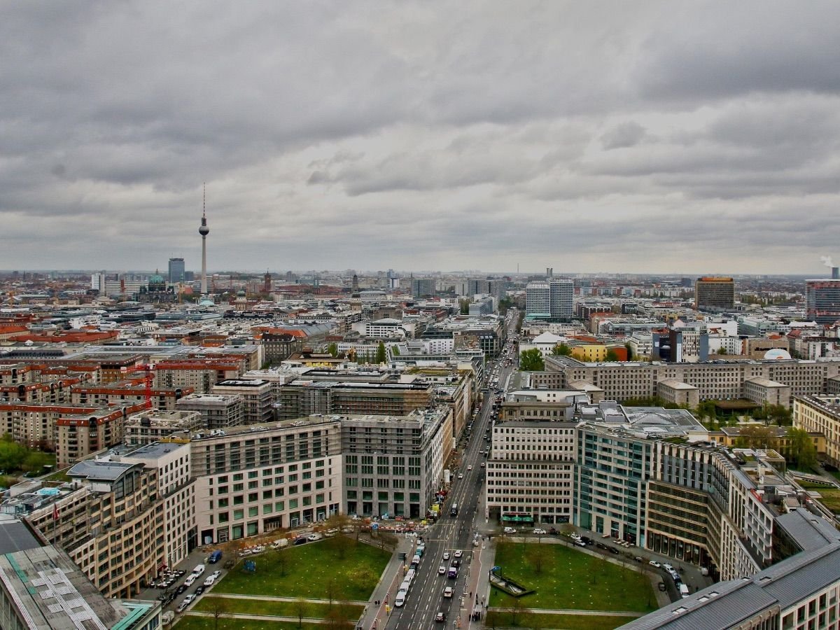 Mirador Panoramapunkt con vistas a Berlín desde lo alto de la Torre Kollhoff