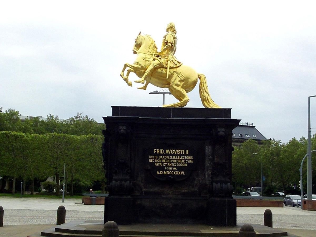 Estatua del Goldener Reiter en Dresde, Augusto el Fuerte a caballo