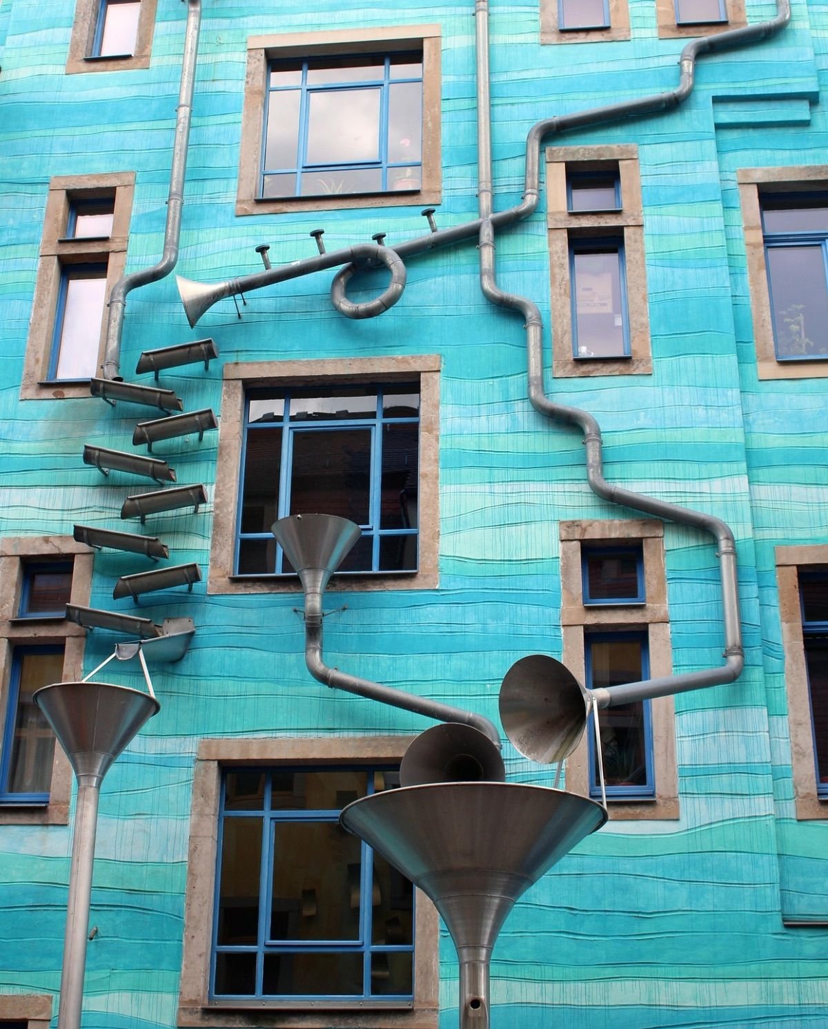 Fachada artística en el Kunsthofpassage de Dresde