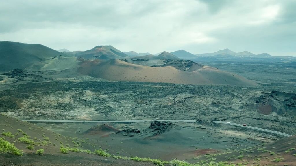 Visitar el Timanfaya en Lanzarote, el Parque Nacional más impresionante de la isla.