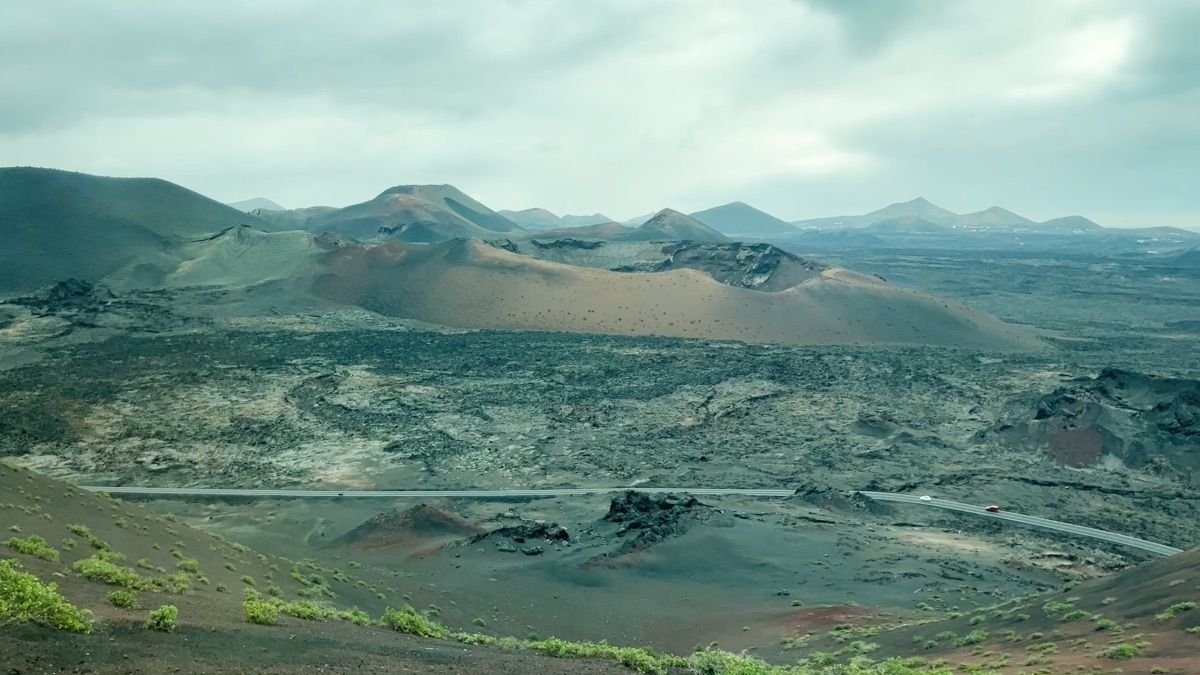 Visitar el Timanfaya en Lanzarote, el Parque Nacional más impresionante de la isla.