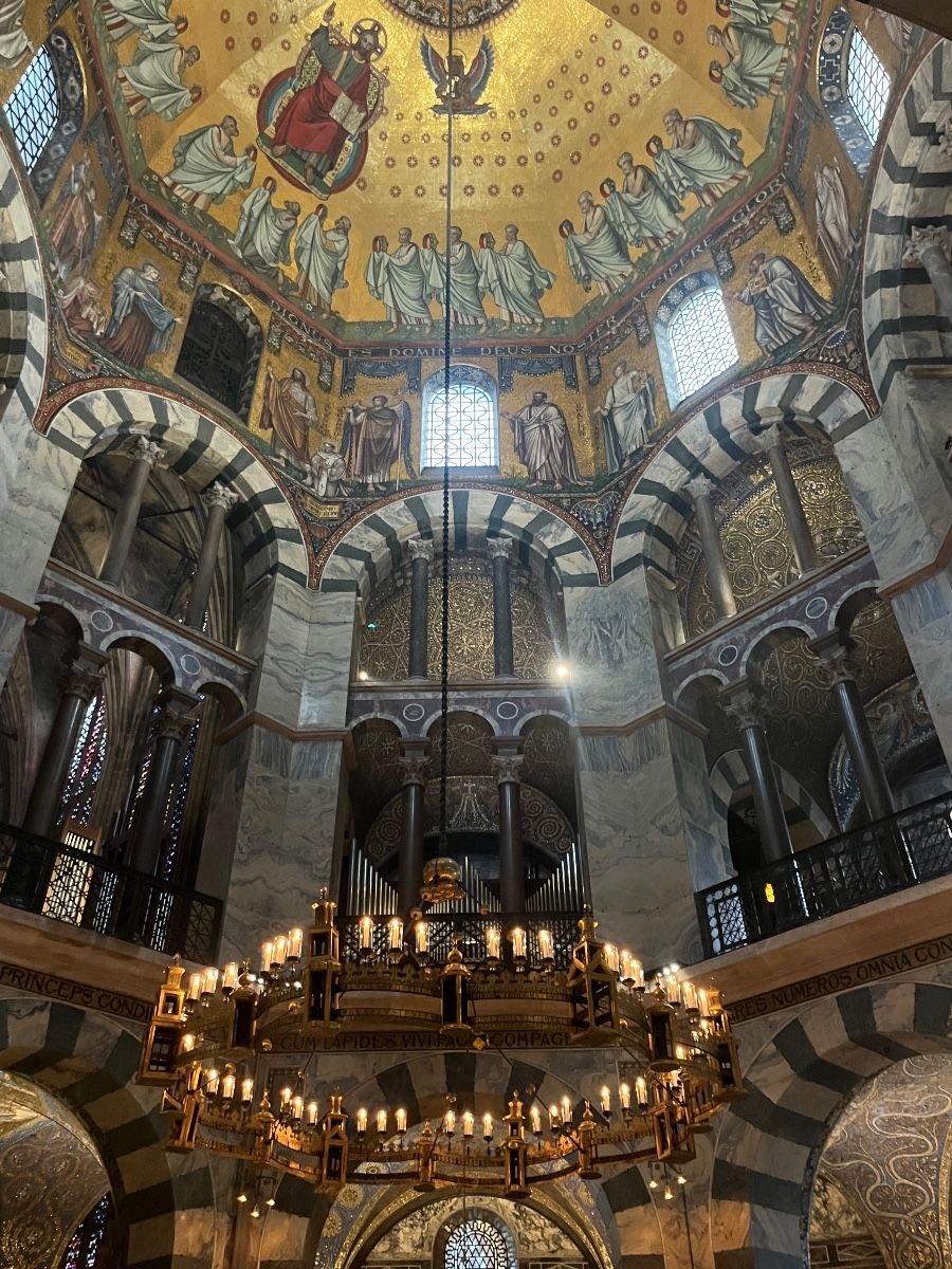interior catedral aquisgran cupula