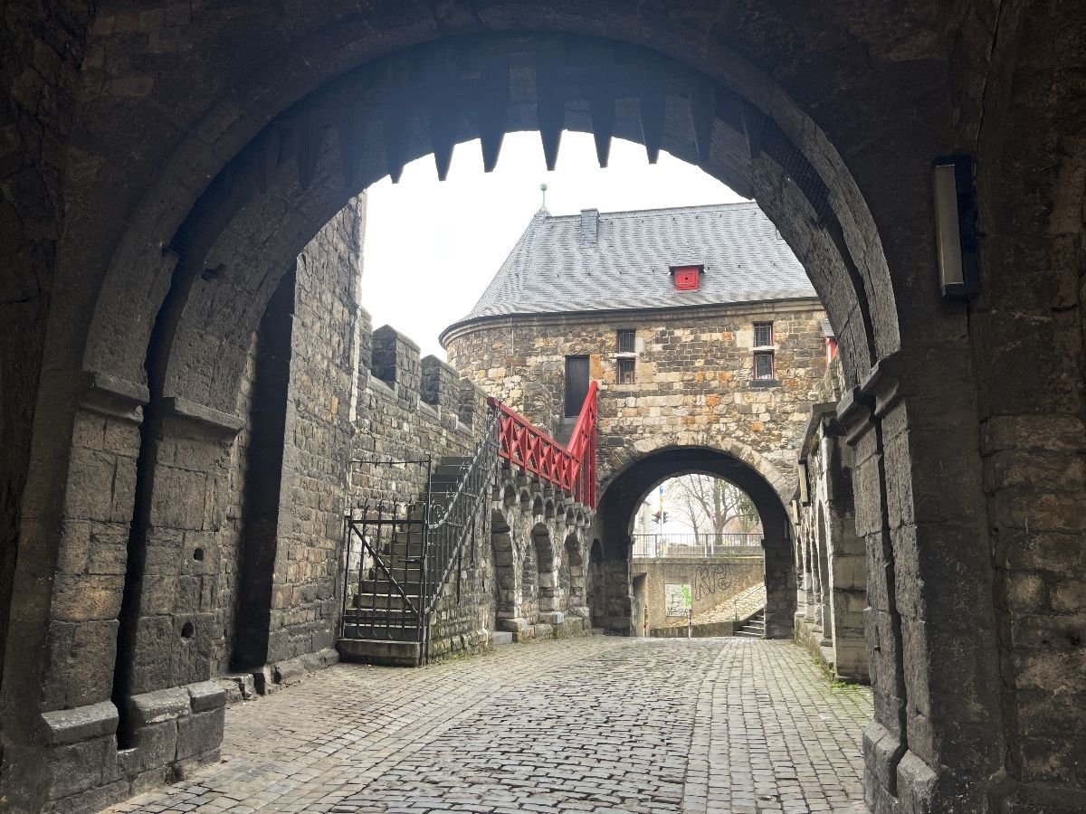 Ponttor, puerta medieval de Aquisgrán que formaba parte de las antiguas murallas de la ciudad