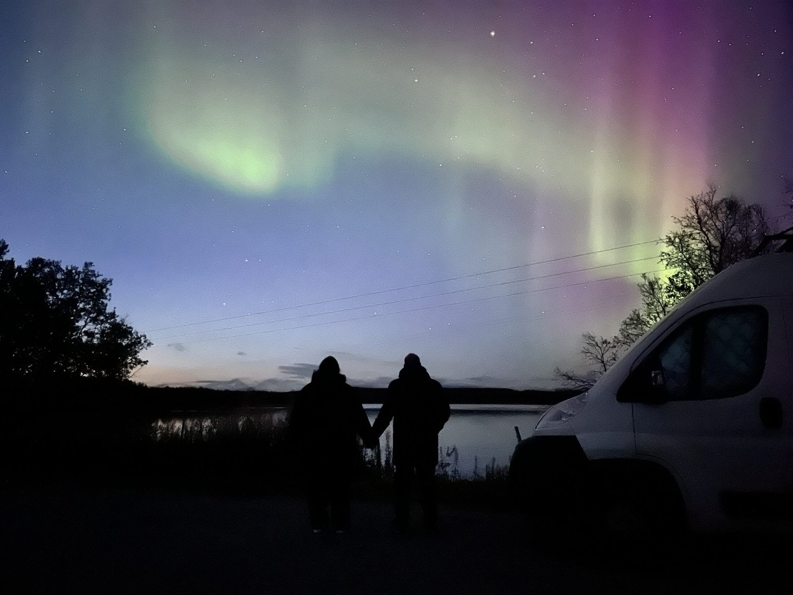 ver auroras boreales viajando en camper