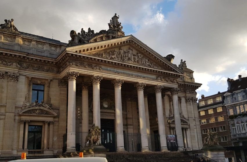 Palacio de la Bolsa de Bruselas, un icono arquitectónico del siglo XIX