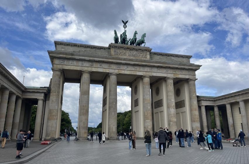Puerta de Brandeburgo en Berlín, uno de los monumentos más famosos de Alemania.
